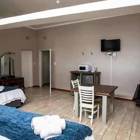 Hotel Opstal Guestfarm Potchefstroom Exterior foto