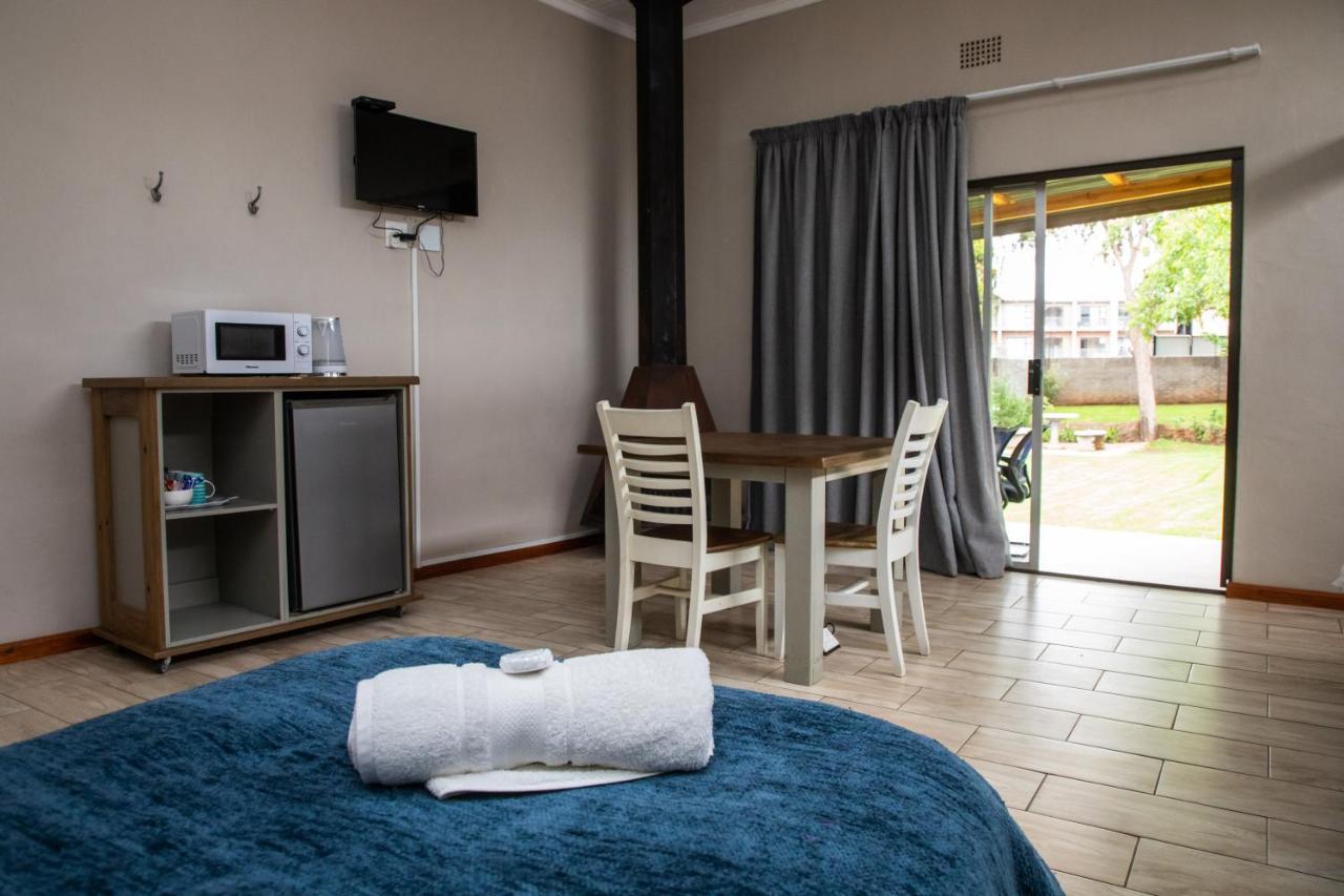 Hotel Opstal Guestfarm Potchefstroom Exterior foto
